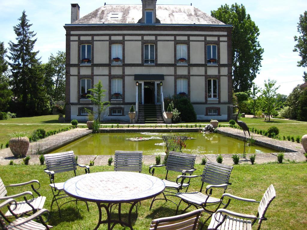 Le Gingko - Hotel Du Golf Parc Robert Hersant La Chaussée-dʼIvry Kültér fotó